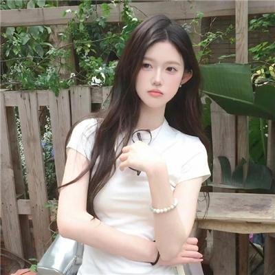 草裙春色海报